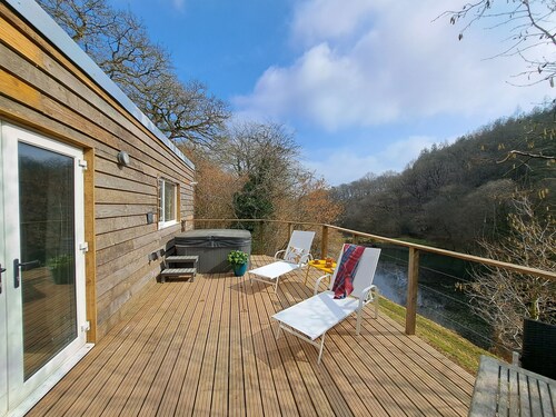 The Hoot - a gorgeous & secluded cabin on private wildlife reserve