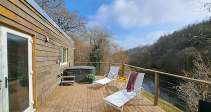The Hoot - a gorgeous & secluded cabin on private wildlife reserve