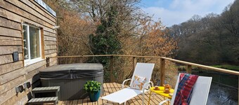 The Hoot - a gorgeous & secluded cabin on private wildlife reserve