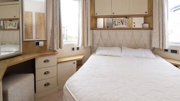 2 bedrooms, individually decorated, individually furnished, free WiFi