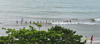 Charming 2-bedroom cabin with AC, WiFi in Dibulla.Beach access