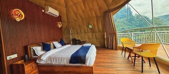 Lovely Nature Glamping- Dome in Gateway of munnar