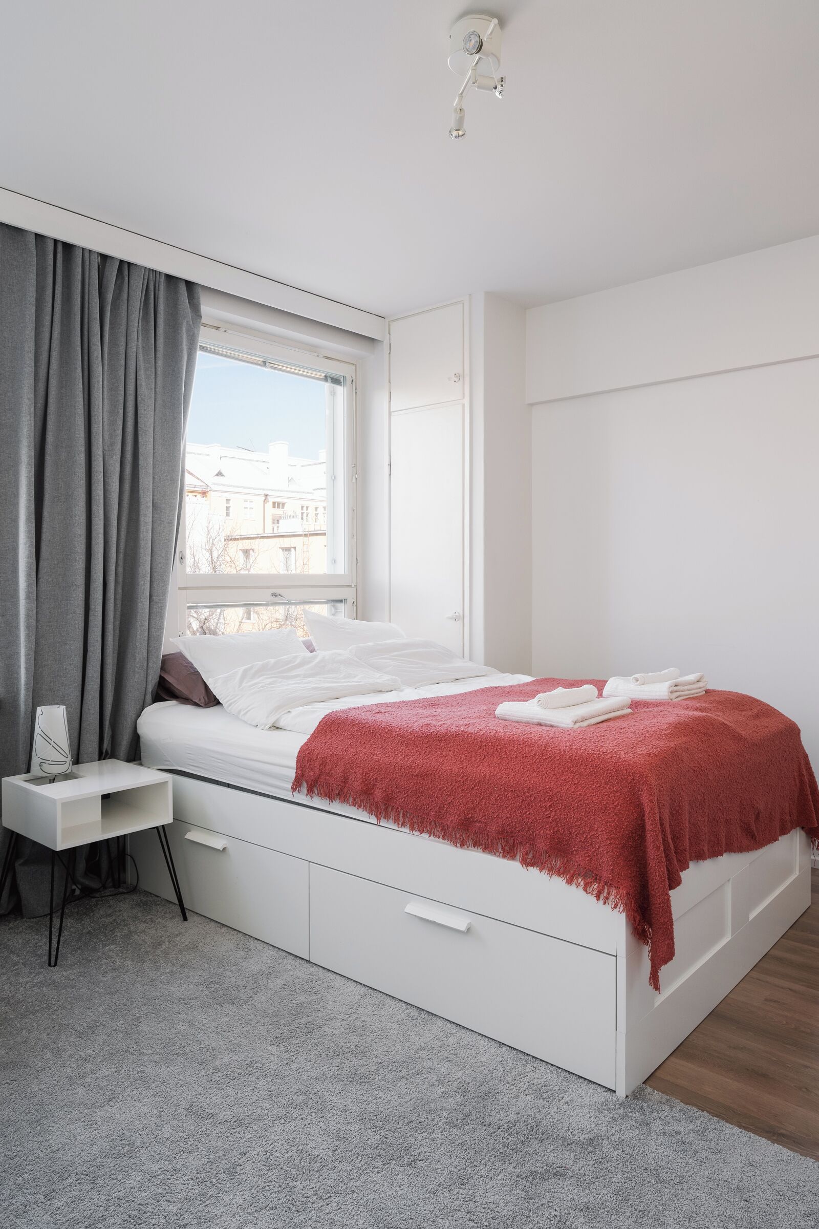 基本公寓, 庭園景觀 | 1 間臥室、遮光布/窗簾、免費無線上網