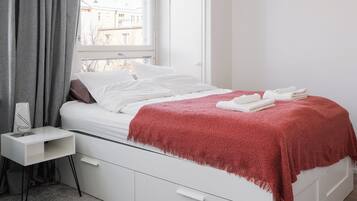 1 bedroom, blackout drapes, free WiFi