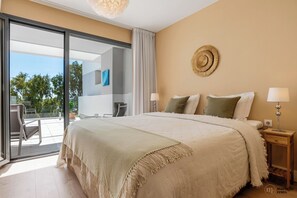 3 bedrooms, iron/ironing board, travel crib, WiFi