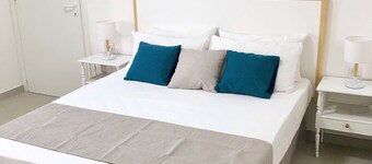 In the center, perfect for groups or families. Just 5 minutes from the beaches.