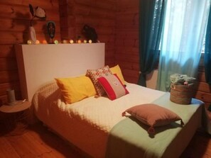 Room, Patio, Garden View | Iron/ironing board, free WiFi - Chalet Zen (Peri)