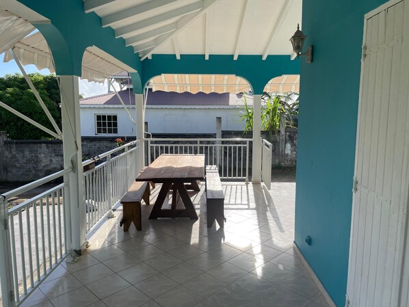 Outdoor dining