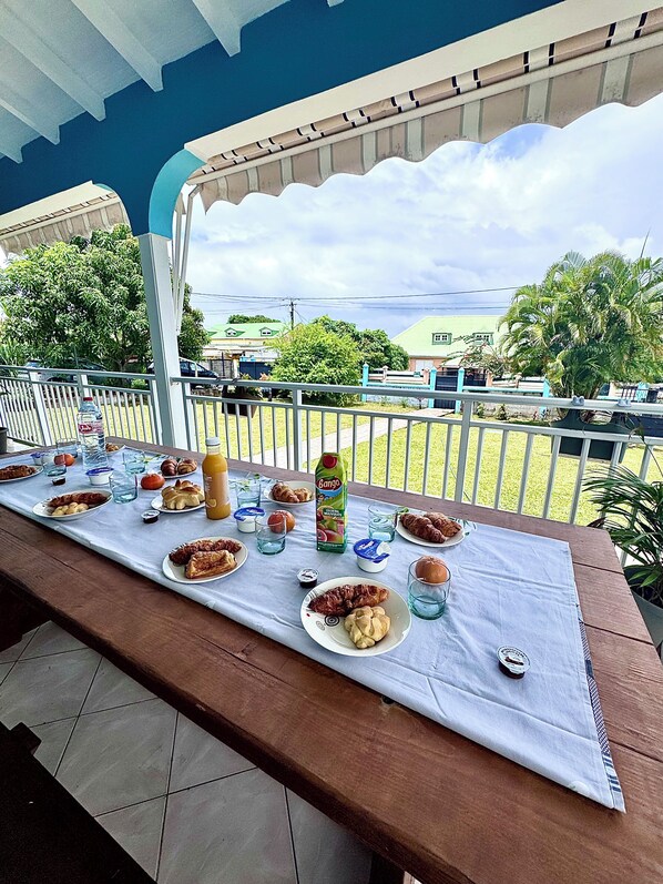 Outdoor dining