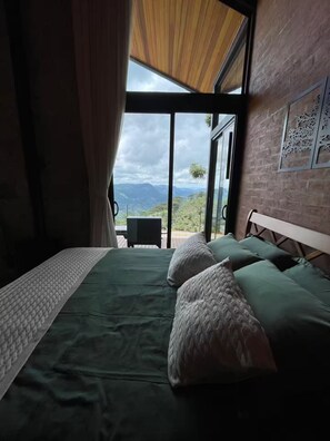 1 bedroom, desk, iron/ironing board, free WiFi - Bergview Mantiqueira Chalet (Luminosa)