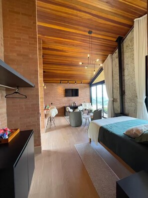 1 habitación, escritorio, tabla de planchar con plancha y wifi gratis 