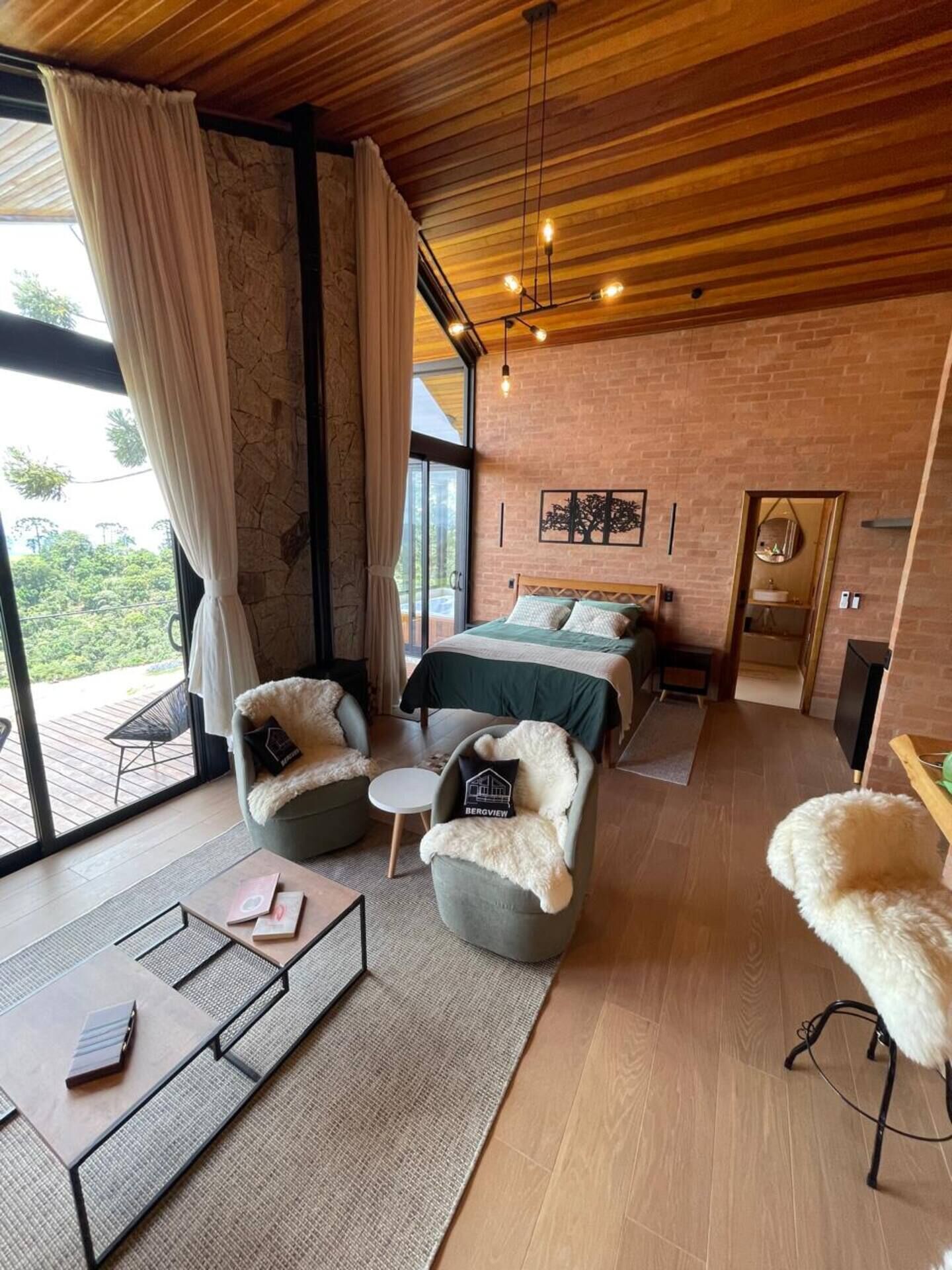 1 habitación, escritorio, tabla de planchar con plancha y wifi gratis 