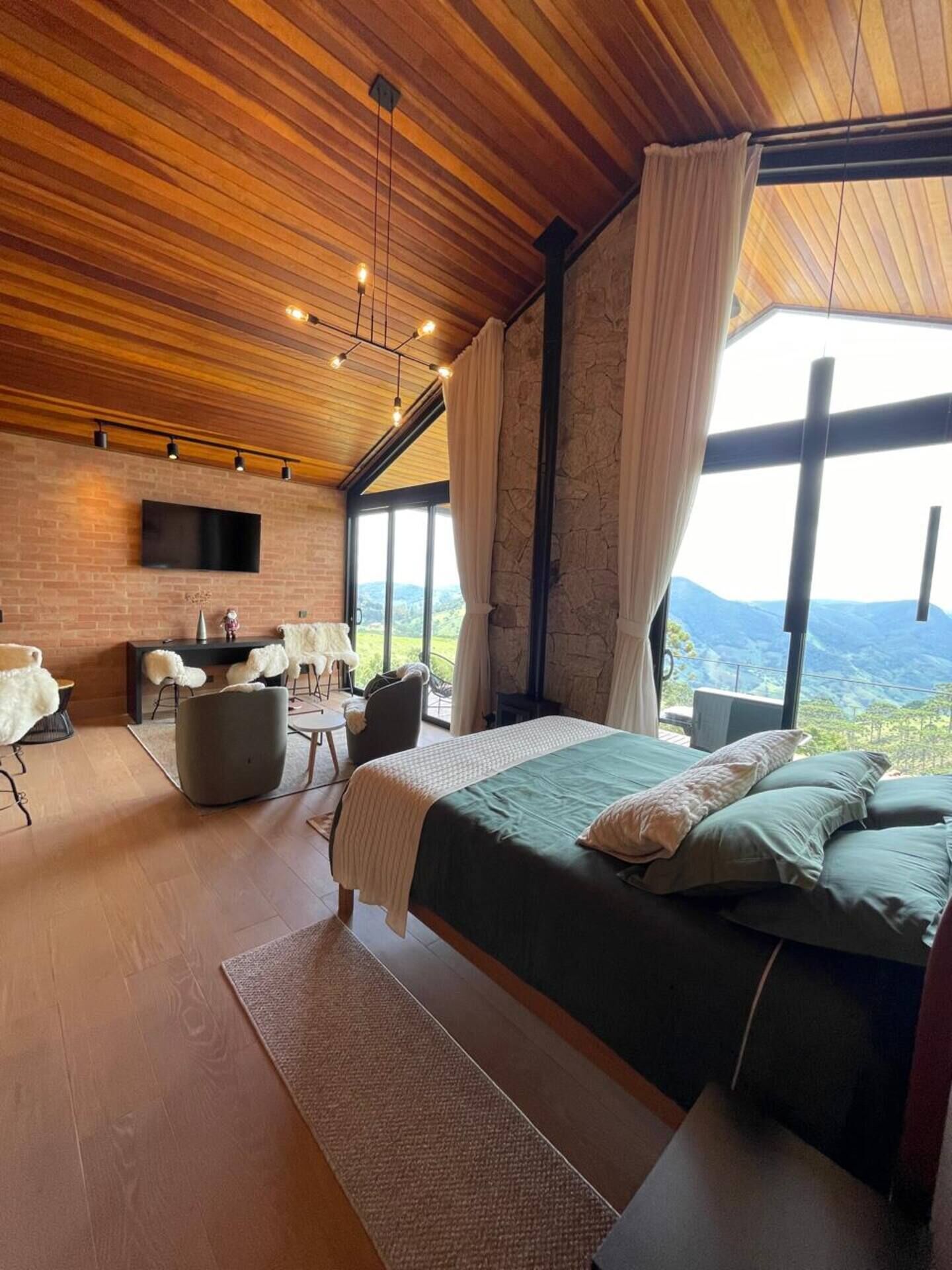 1 habitación, escritorio, tabla de planchar con plancha y wifi gratis 