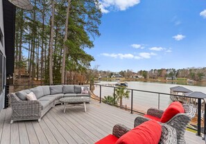 Talo, useita sänkyjä (Lucent Sunset Retreat) | Terassi/patio