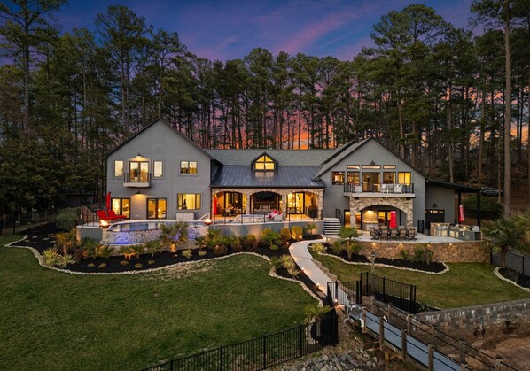 House, Multiple Beds (Lucent Sunset Retreat) | Exterior