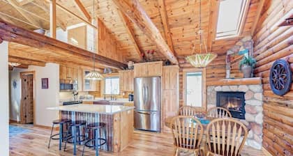 Make Good Choices! LAKE FRONT- 2 King beds and 2 baths