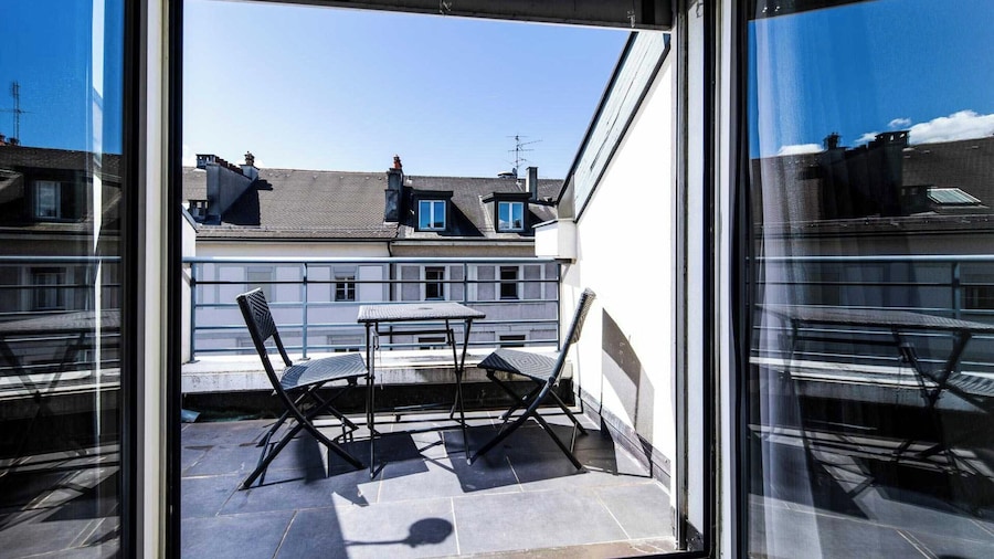 Modern Apartment - AC- 1br-2p- Geneva
