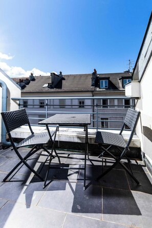 Outdoor dining - Modern Apartment - AC- 1br-2p- Geneva (Geneva)