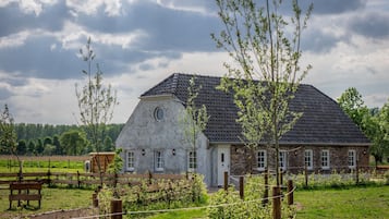 House | Bahagian luar