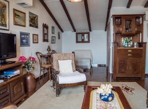 Televisor de pantalla plana de 32 polzades amb canals per satèl·lit 