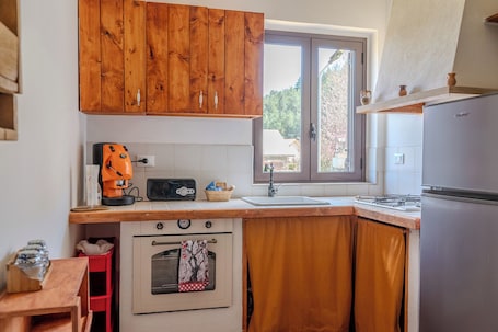 House, Lake View | Private kitchen