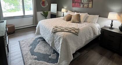 Downtown Cozy 4-bedroom condo with AC, WiFi in lovely Missoula