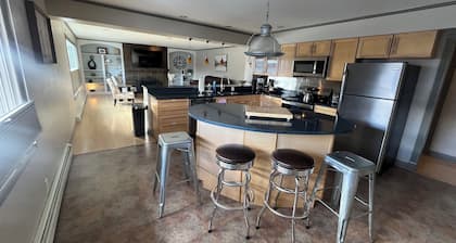 Downtown Cozy 4-bedroom condo with AC, WiFi in lovely Missoula