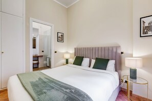 1 dormitori, planxa i posts de planxar, wifi i roba de llit 