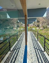 经典双人房（单人入住）, 山景 | 露台