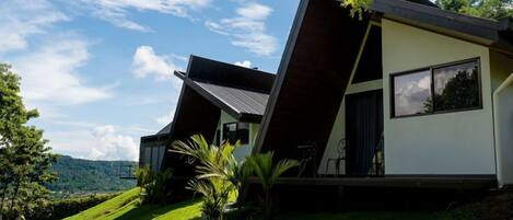 Chalet Deluxe, vue sur la colline | Terrasse/patio