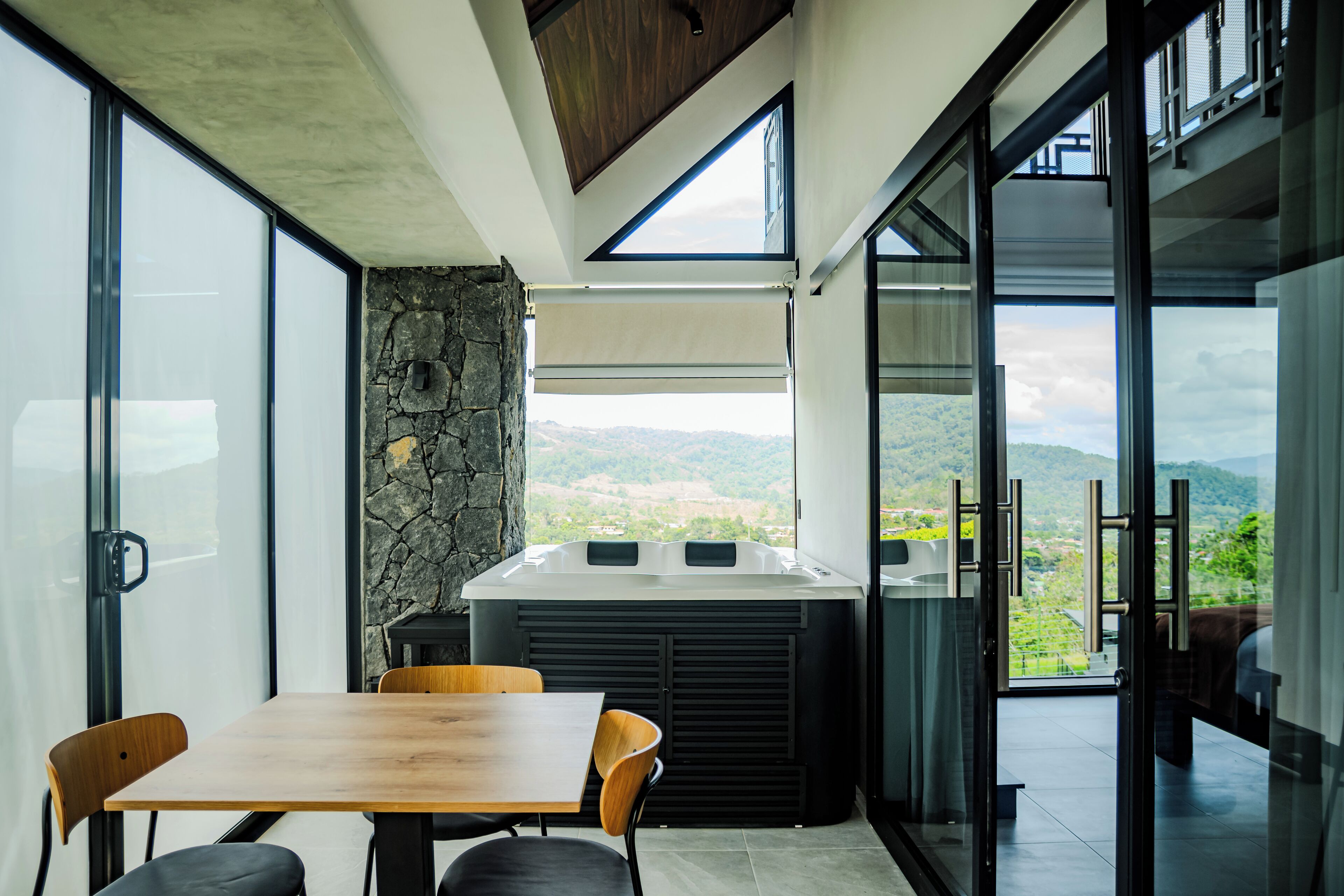 Chalet Deluks, balkon, pemandangan bukit | Area keluarga