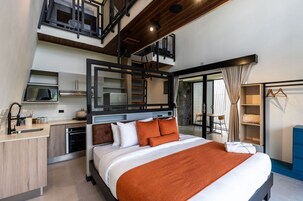 1 habitación, ropa de cama de alta calidad, cubrecamas y minibar 