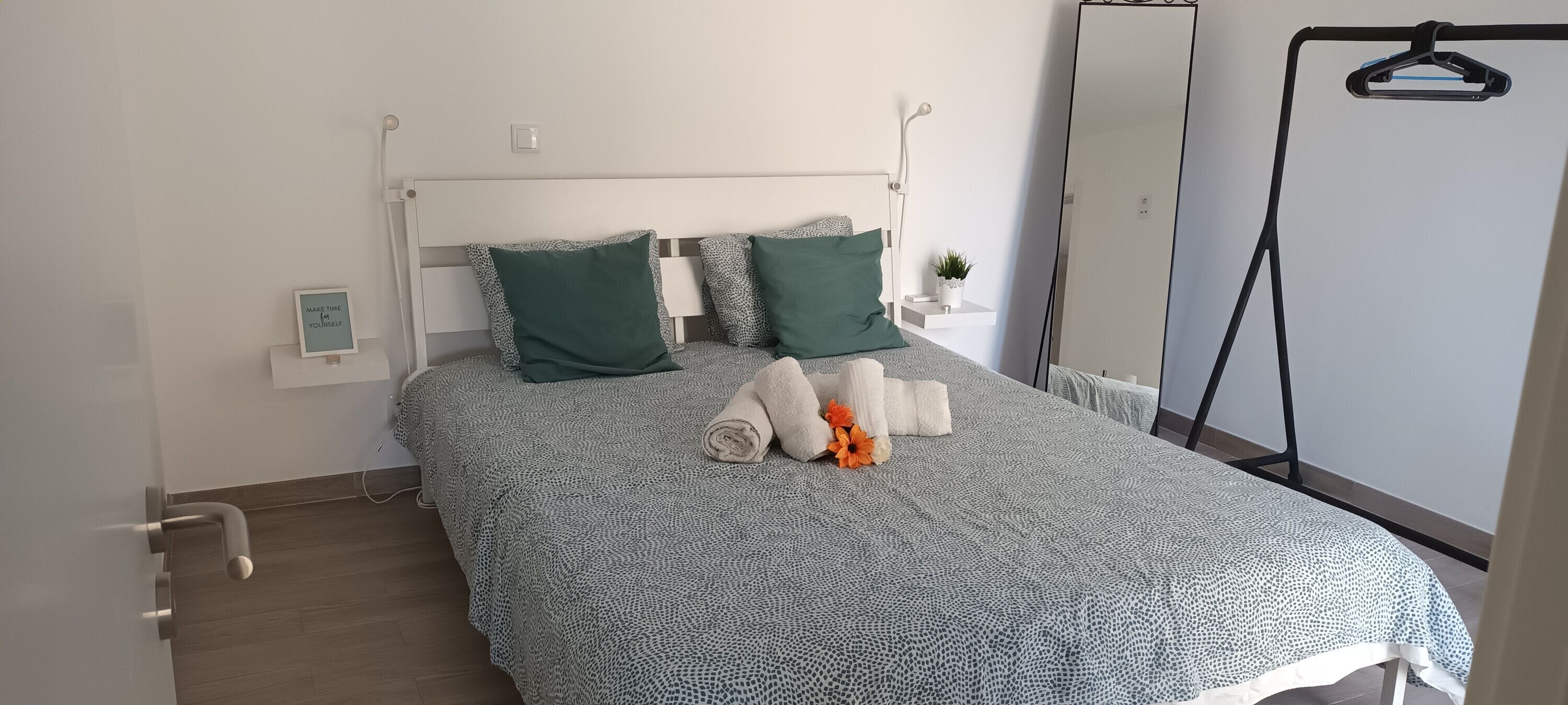 2 chambres, fer et planche à repasser, Wi-Fi gratuit, draps fournis