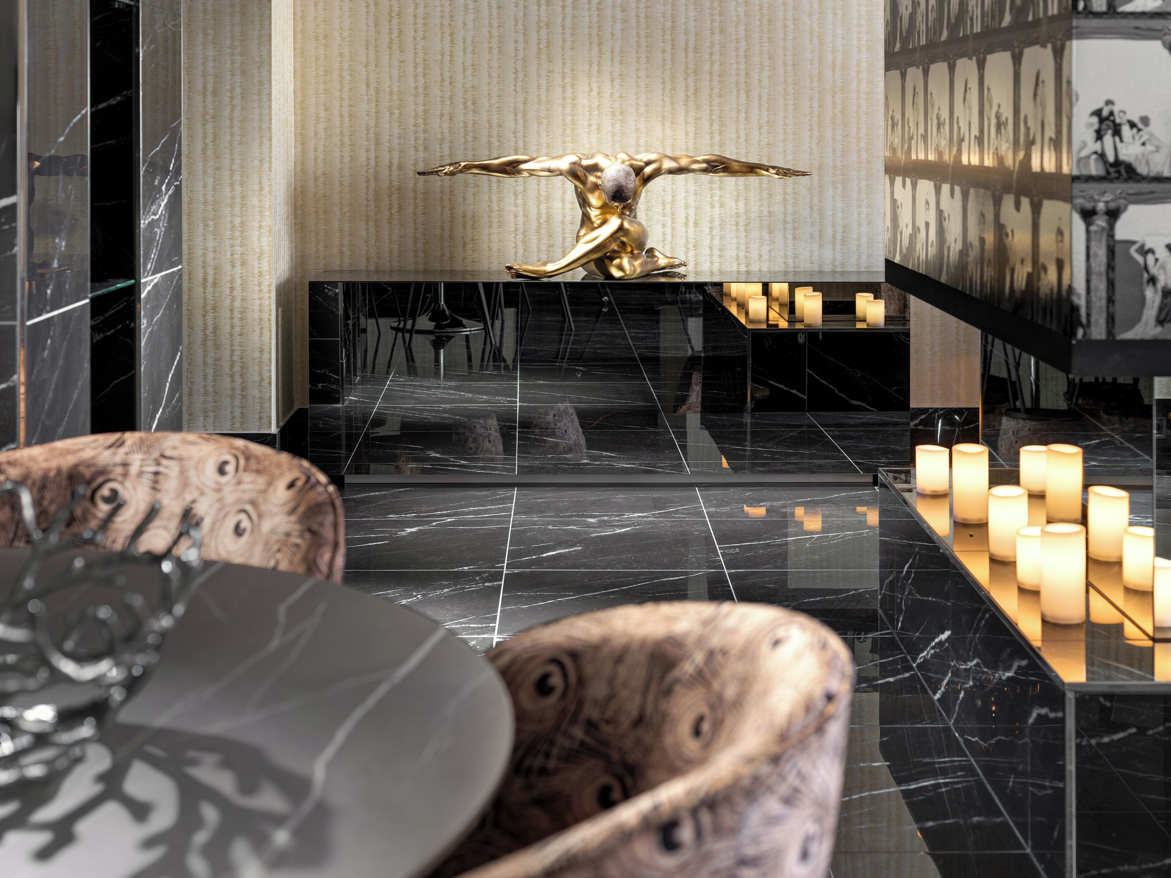 Chain Bridge Penthouse with Terrace | 起居区 | 智能电视