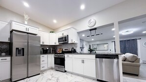 Private kitchen - Modern Marble Montague, NJ/Milford, PA Area Home (Montague)