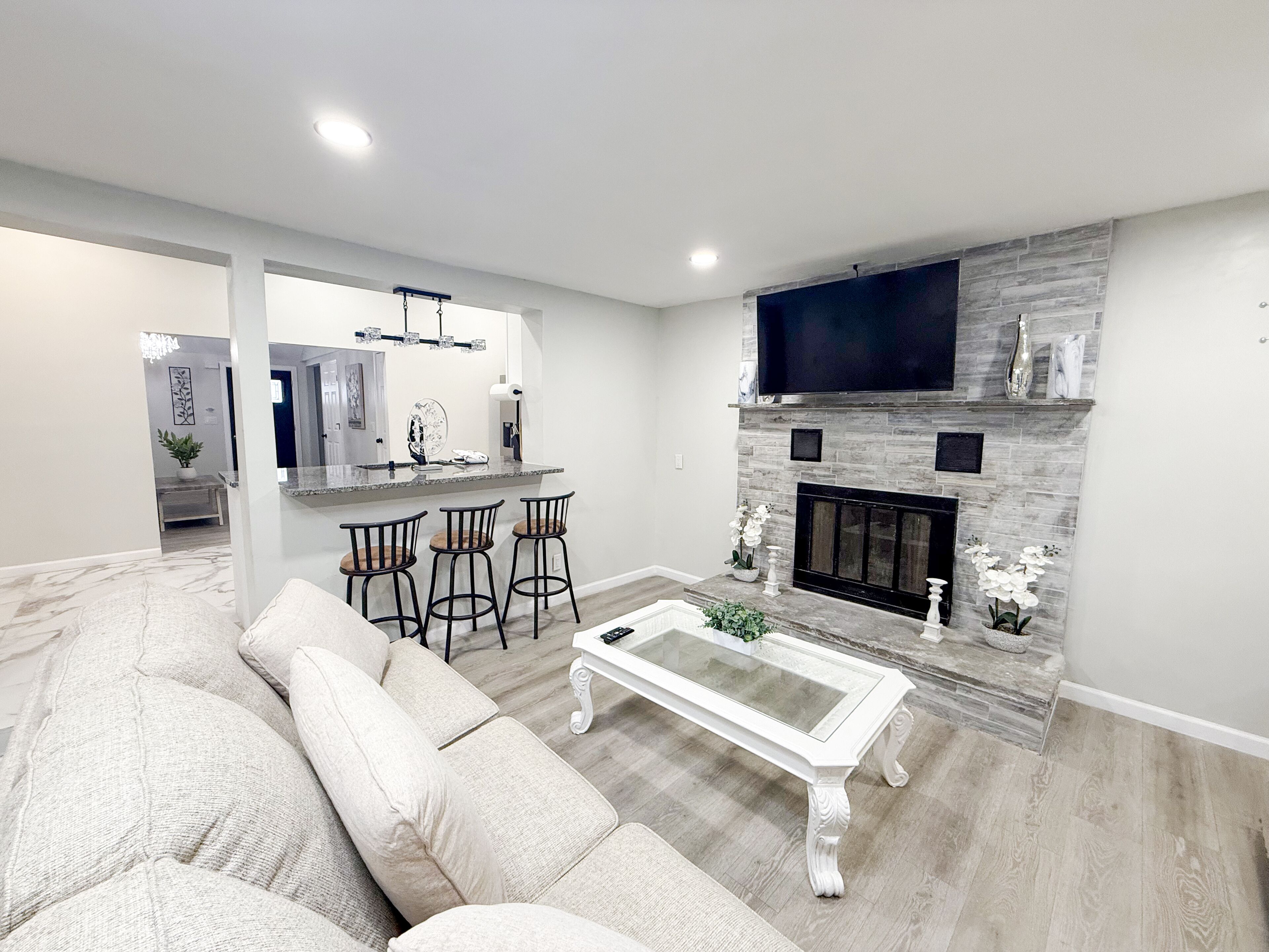 Living area - Modern Marble Montague, NJ/Milford, PA Area Home (Montague)