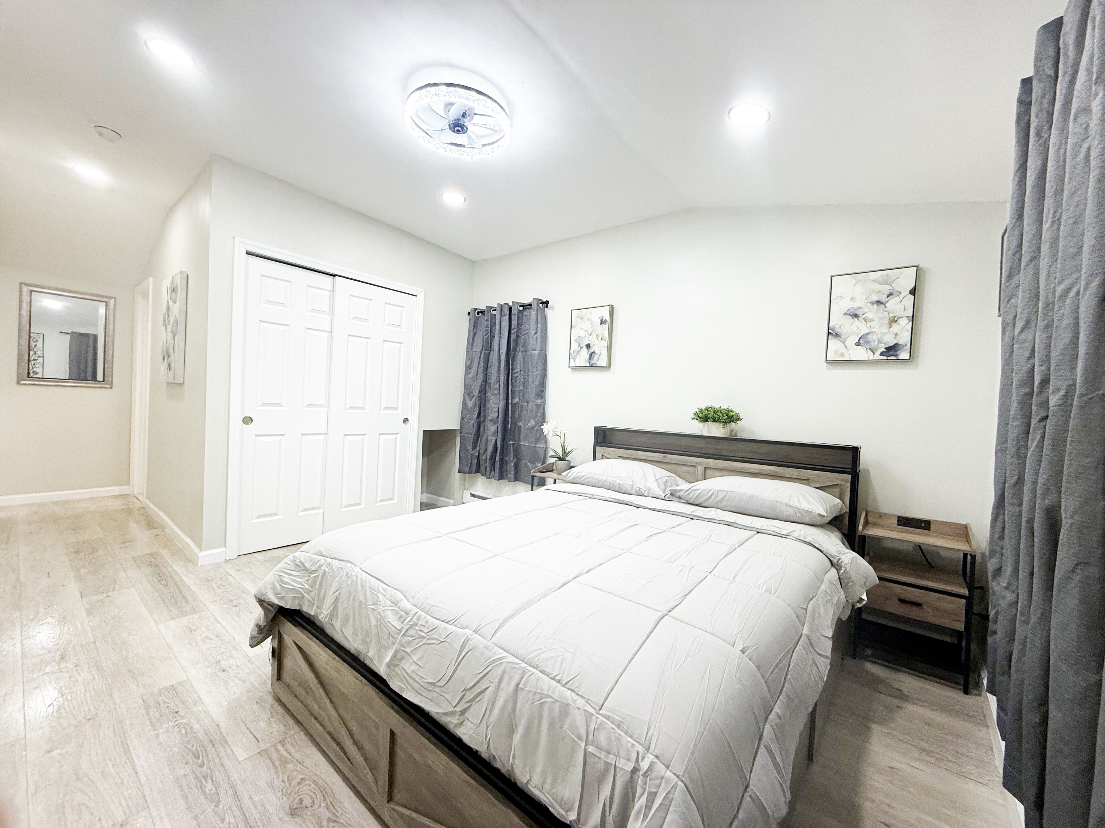 King sized bed