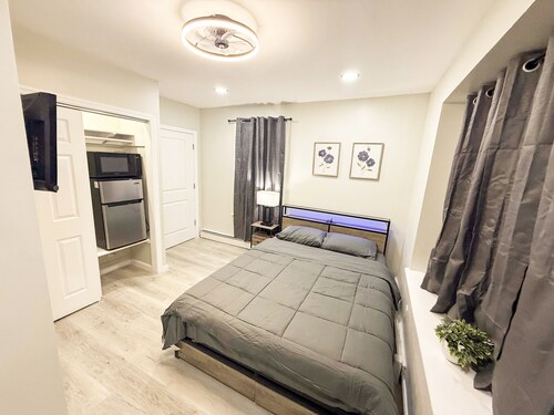 Town & Country Andover, NJ Area- Studio Unit