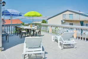 Apartment | Balcony - Apartment in Croatia Near Adriatic Coast (Senj)