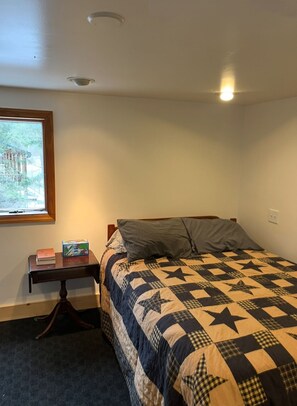 3 bedrooms, free WiFi, bed sheets - Private creek frontage on Penns Creek. Prime fly fishing. (Coburn)