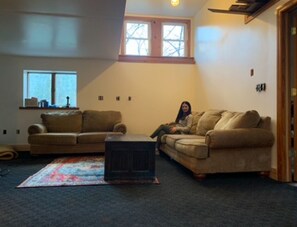 Smart TV, fireplace, DVD player