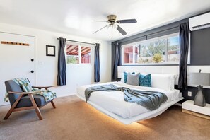2 bedrooms, desk, iron/ironing board, free WiFi - Desert Oasis in the Heart of Joshua Tree! Game Room, Yards & Mountain Views! (Joshua Tree)
