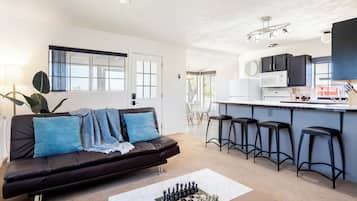 Smart-TV, peis, fotballspill og bordtennis