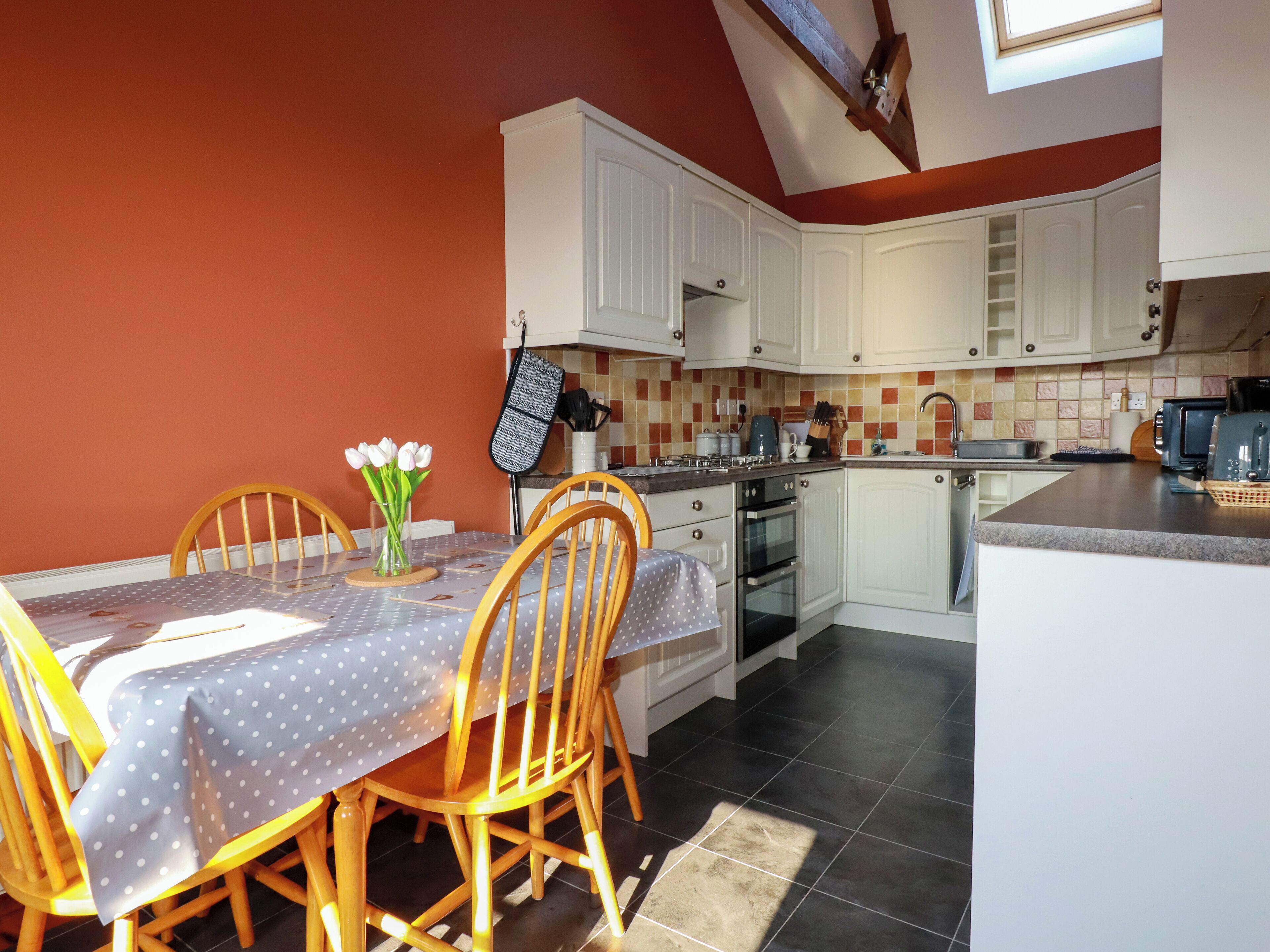 Batterie de cuisine, vaisselle et ustensiles