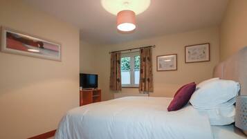 2 bedrooms, free WiFi, individually decorated, individually furnished
