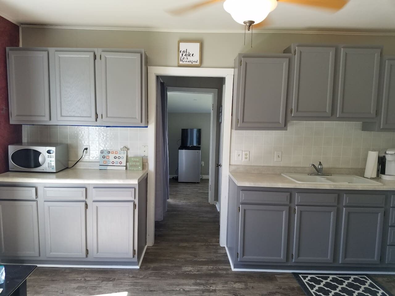 Coffee/tea maker, fridge, microwave, oven