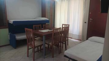 1 Schlafzimmer, Bügeleisen/Bügelbrett, Reisekinderbett, kostenloses WLAN