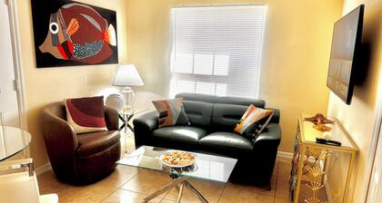 Charming 1-bedroom apartment with AC, WiFi in terrific Naples