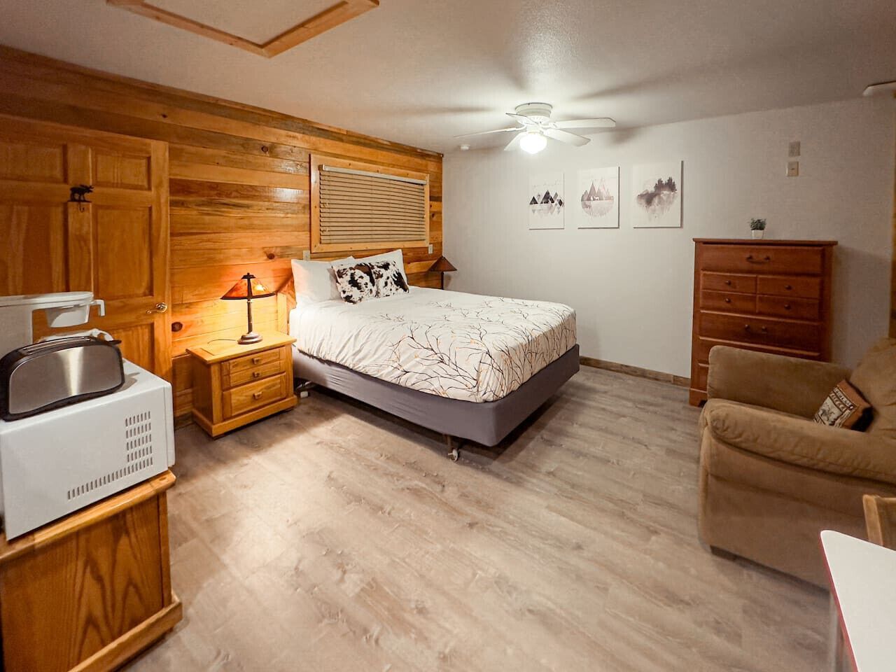 1 bedroom, desk, iron/ironing board, travel cot