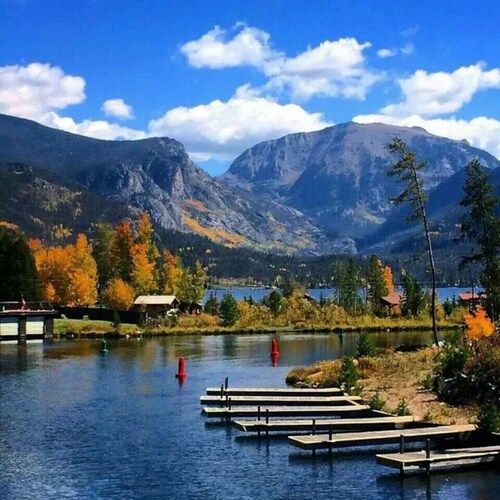Charming Cabin/1 block from the lake/Columbine